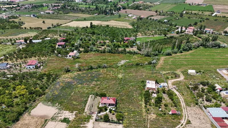 KJ7HJB17_2_18.jpg